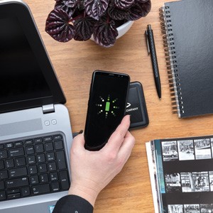 P308.8215W Wireless Charger mit leuchtendem Logo